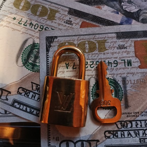 Louis Vuitton Lock & Key #306 - Picture 4 of 4